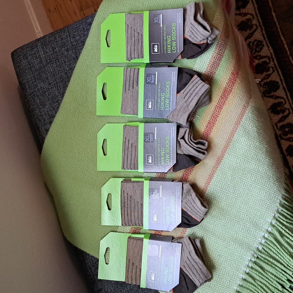 5 pairs NWT REI men's wool hiking socks